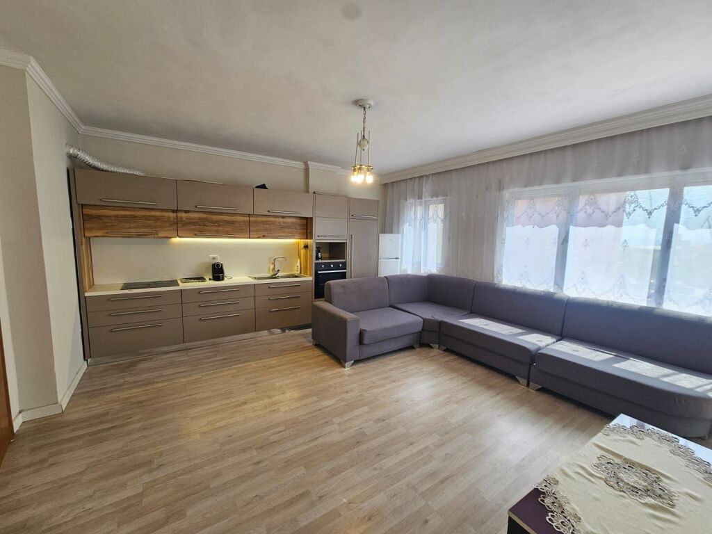 JEPET ME QERA APARTAMENT 2+1 PRANE UJËSJELLËSIT, DURRËS