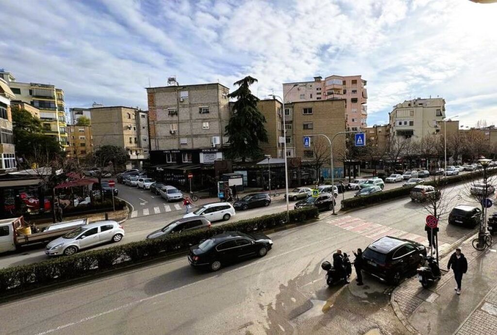 JEPET ME QIRA ZYRE TEK RR. MUHAMET GJOLLESHA !