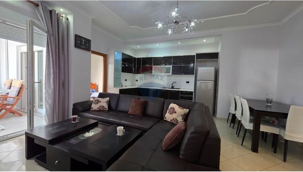 Apartament 3+1+2 me Qira