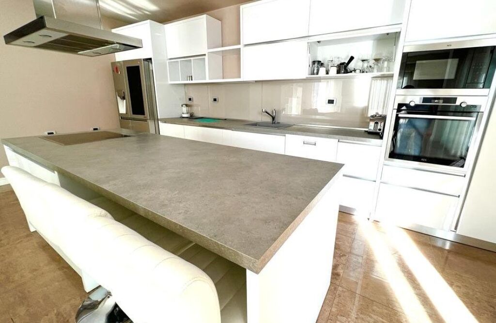 Penthouse for sale 3+1+2 + Parking Spot and Veranda at the Dry Lake