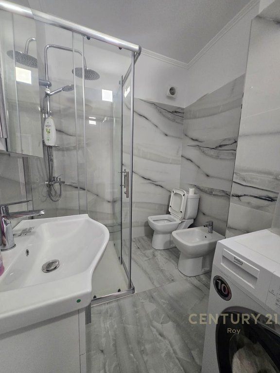 Appartamento 2+1 in vendita vicino alle ville di Vienna a Golem!!! 
