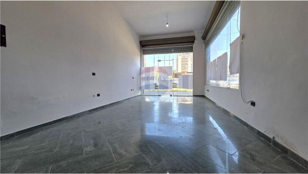 🏢 SHOP FOR RENT NEAR THE VLORA STADIUM