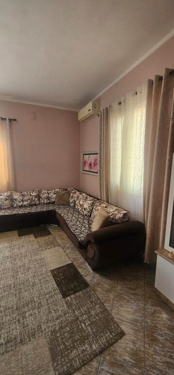 SHITET GODINE 3 KATESHE +BODRRUM SHKOZET RRUGE KRYESORE