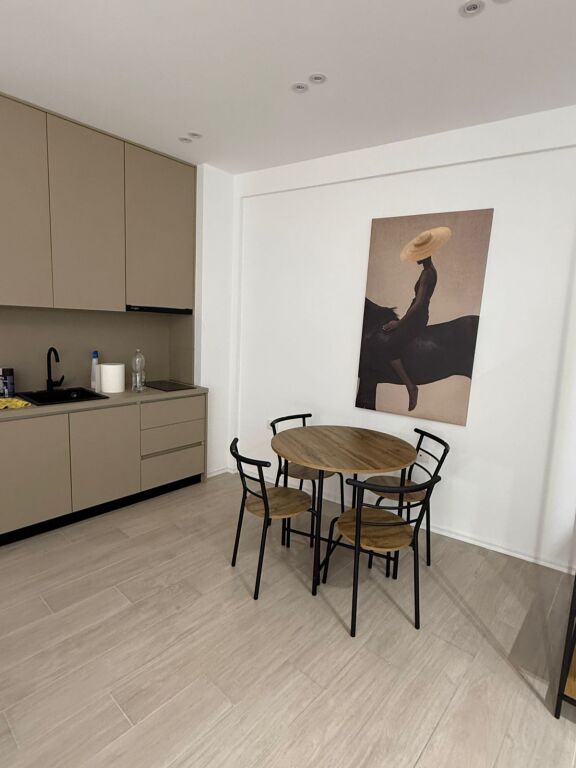 Monolocale moderno in affitto in Via 5 Maggio