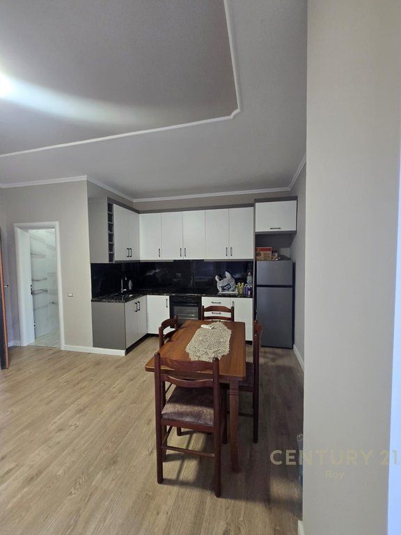 Appartamento 2+1 in vendita vicino alle ville di Vienna a Golem!!! 
