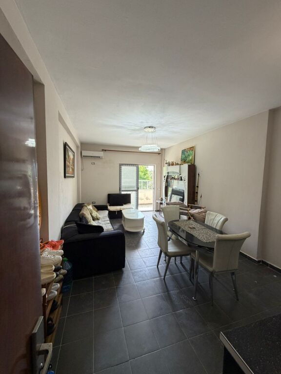 Shitet super apatamente ne zonen e shkembit te kavajes