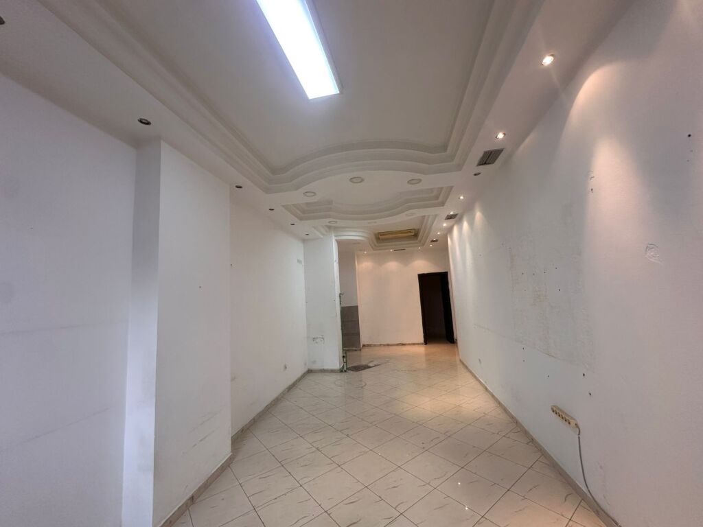 Dyqan per qira , Qender 550Eur