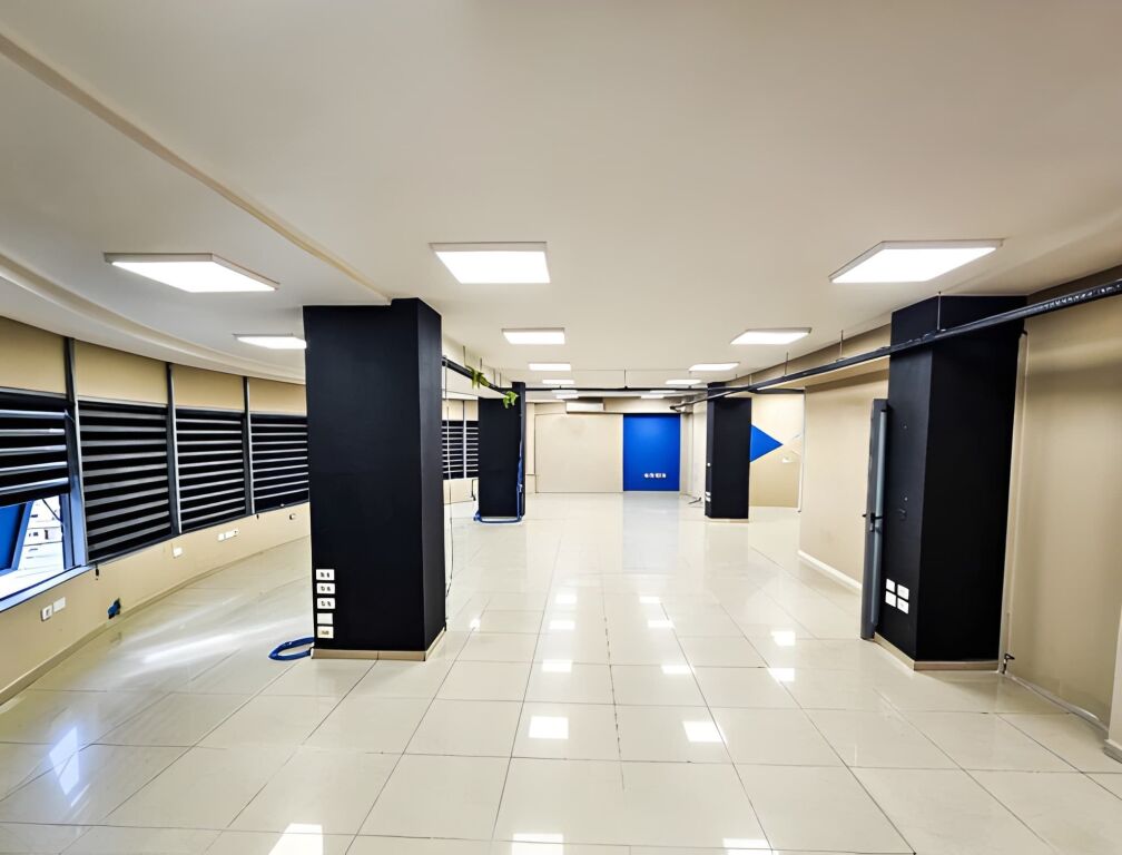 Jepet Ambjent me Qira - Rruga e Dibres, Afer Selvise !