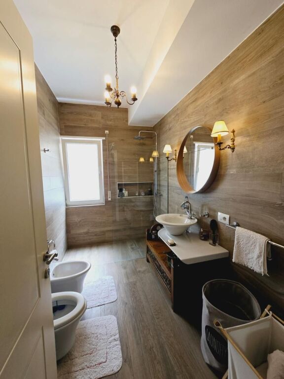 ✨ Vilë luksoze 4-katëshe me qira në Residence – vetëm 1 minutë nga TEG! ✨