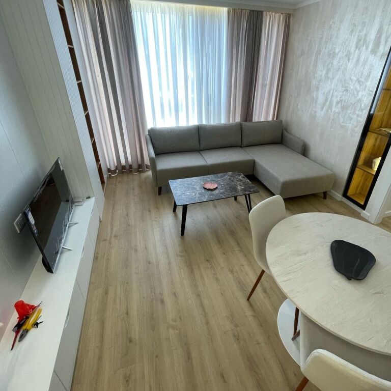 🏡 Appartamento 1+1 + Posto Auto in Affitto – Bulevardi i Ri (Via Karl Gega) 📍