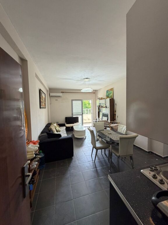 Shitet super apatamente ne zonen e shkembit te kavajes