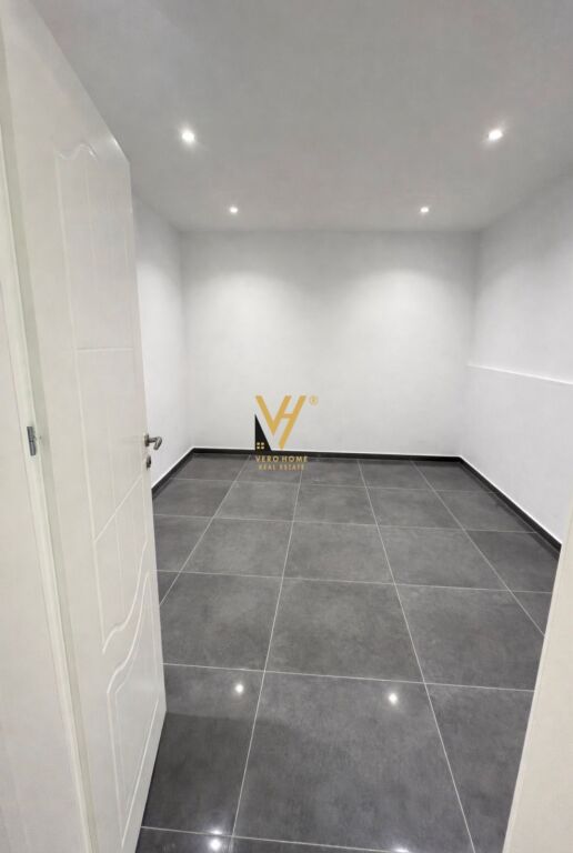 JEPET SHTEPI PRIVATE 2+1+2 ME QERA NE SAUK I RI 45.000 LEKE