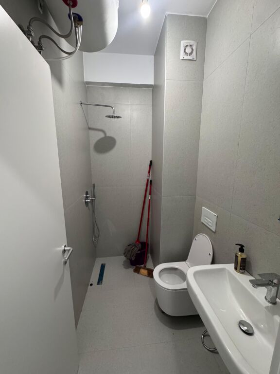 Jepet Me Qera Apartament 1+1+1 Ballkon