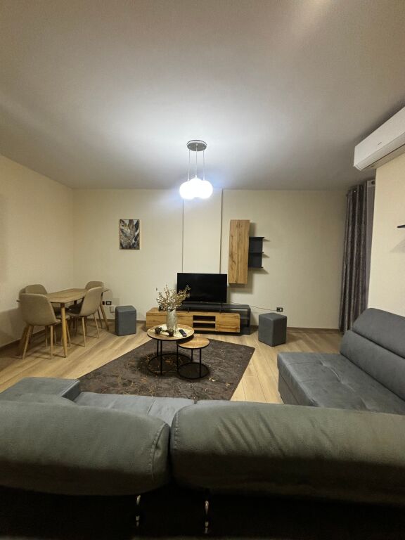 SHTËPI ME QERA – RRUGA E KAVAJËS (PËRBALLË DELIJORGJIT)