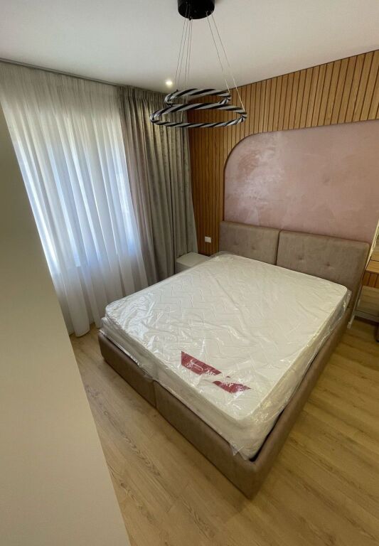 1+1 per qera , Bulevardi I Ri