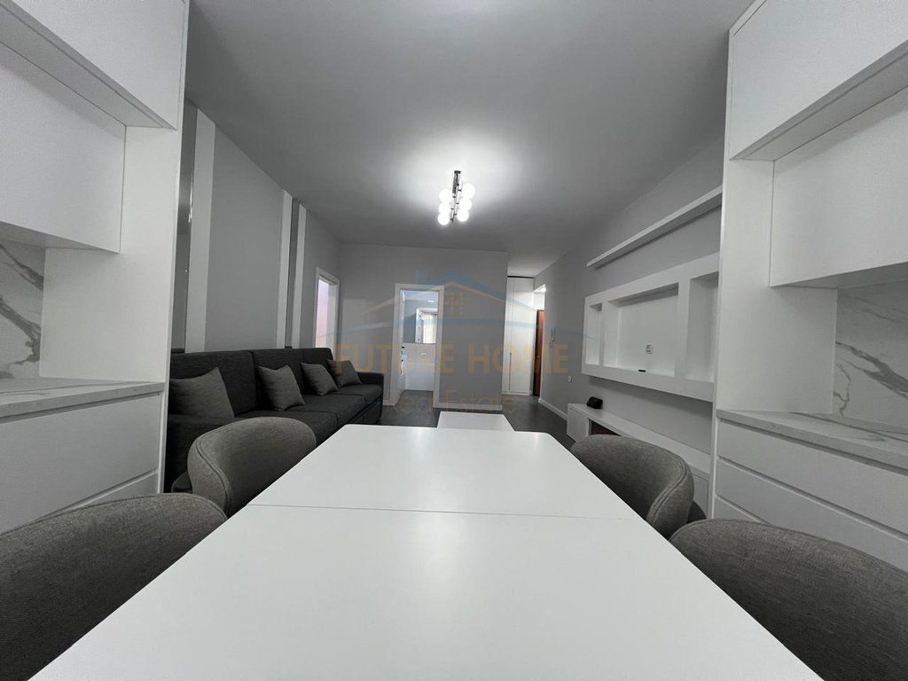 Qera, Apartament 2+1+ Post parkimi, Usluga, Stacioni i Trenit, Tiranë