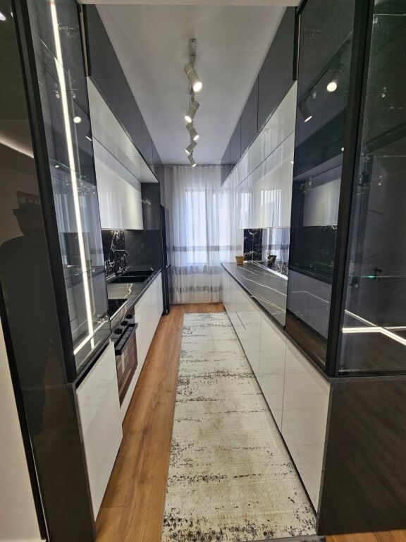 Shitet apartament 2+1+2 tek Pallati me Shigjeta