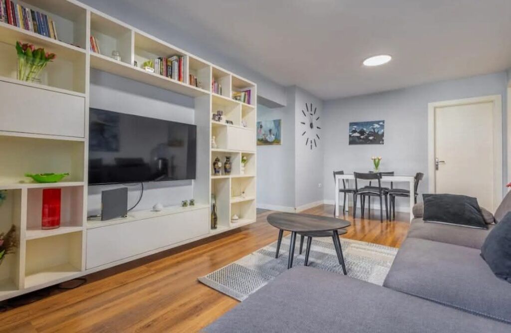 FOR RENT 2+1 APARTMENT - WILSON SQUARE, TIRANA