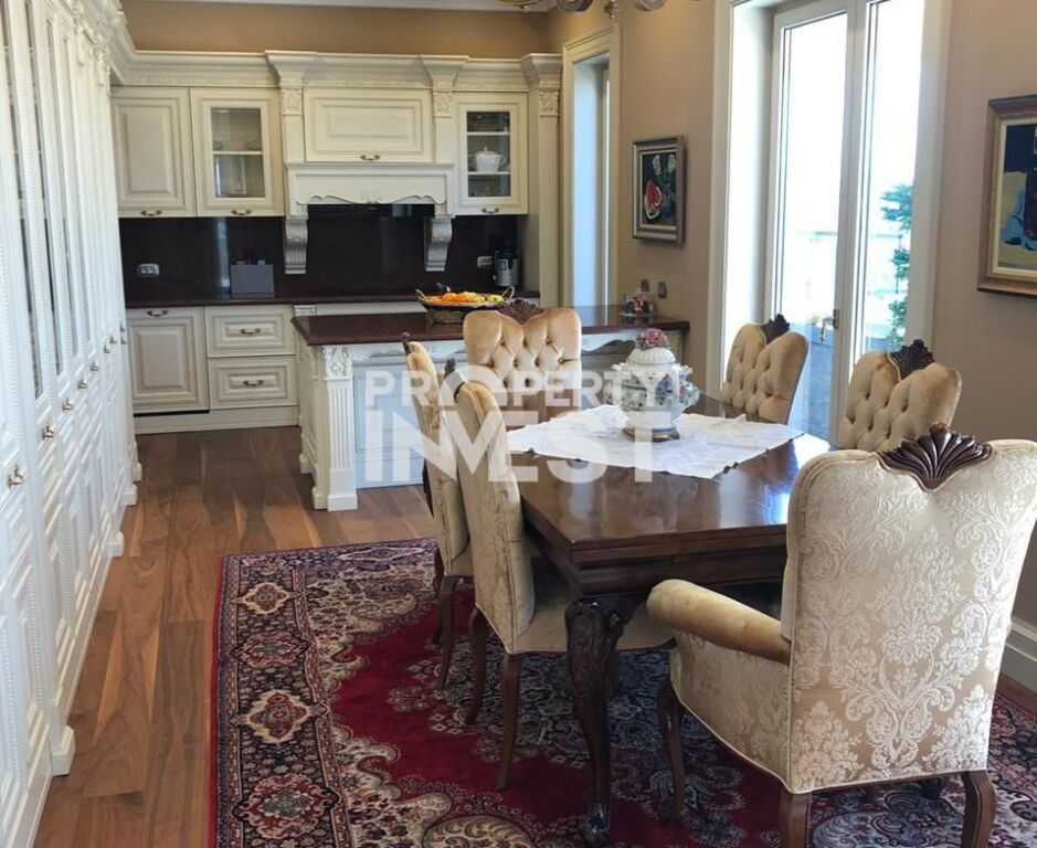 Shitet Penthouse 4+1 Vila Gold, prane Kompleksi Halili rruga e Dibres