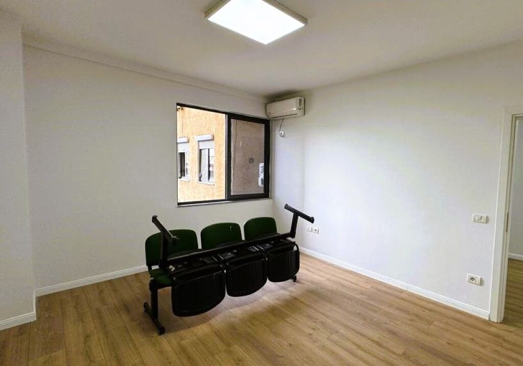 JEPET ME QIRA ZYRE TEK RR. MUHAMET GJOLLESHA !