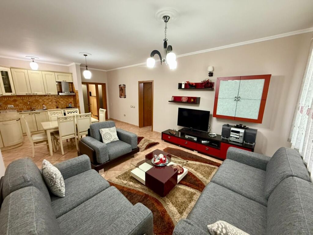 📣 RENT Apartment 2+1+2 With Balcony 📍 "Kavajes" Street, Opposite the Mosque ✨💶 Price 70,000 Leke/Month