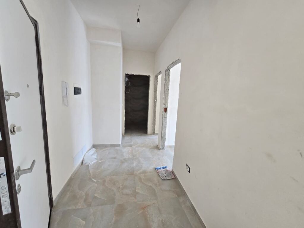 Apartament 2+1 ne Shitje prane Fushes ne Ali Dem