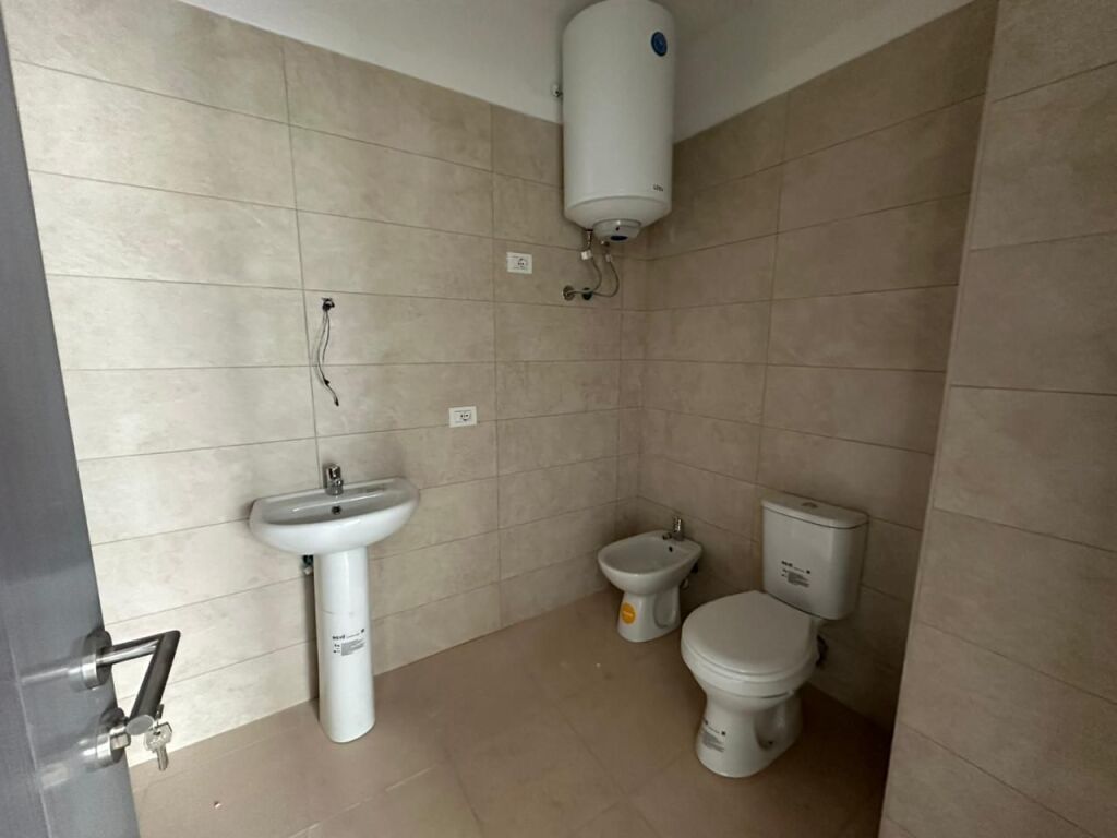 Apartament 2+1 me Qera 5 Maji