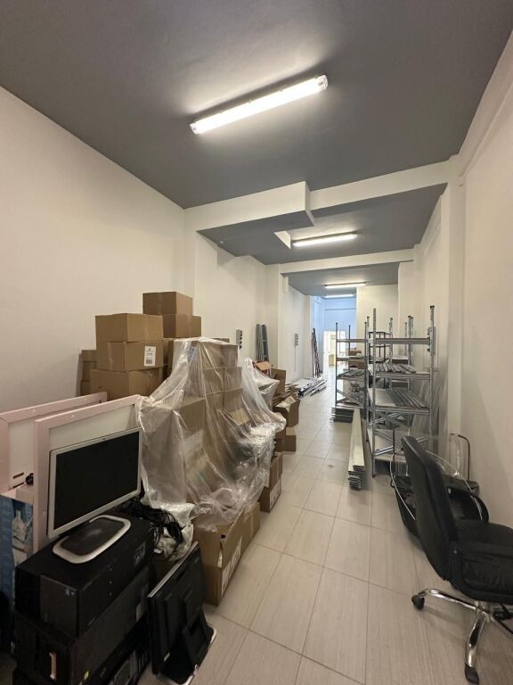 OKAZION - TIRANE PRANE SHKOLLES SE KUQE, SHITET DYQNE+ MAGAZINE + PARKIME Per Tipologji Te Ndryshme Biznesi!!! Prona ndodhet ne katin 0 dhe -1