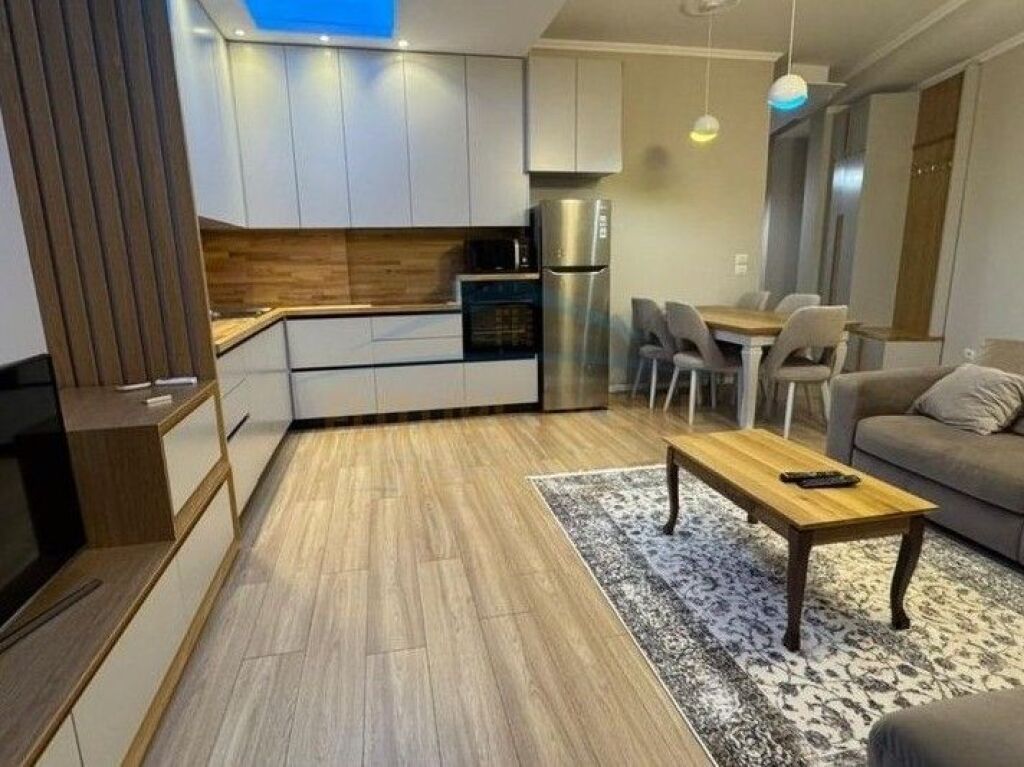 Qera, Apartament 2+1+2+Post Parkimi , Jordan Misja , Tirane