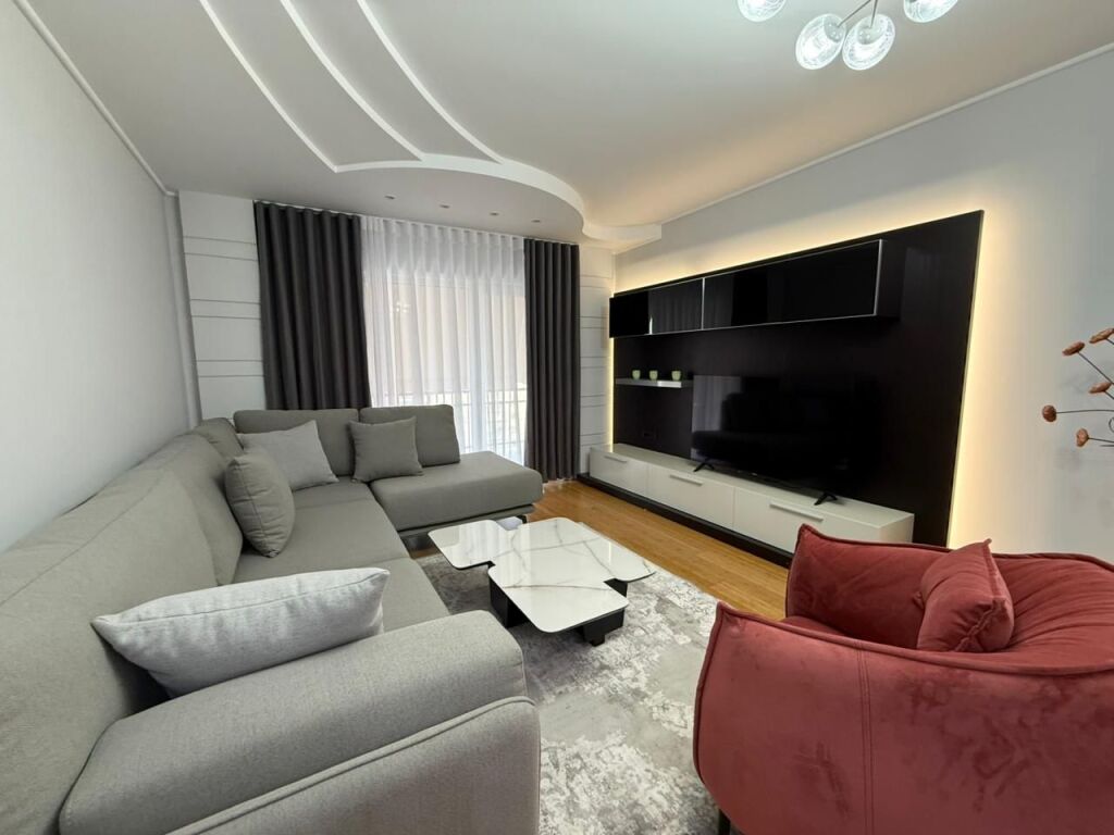 JEPET ME QIRA APARTAMENT 2+1+2 PRANE AMBASADES AMERIKANE, TIRANE!