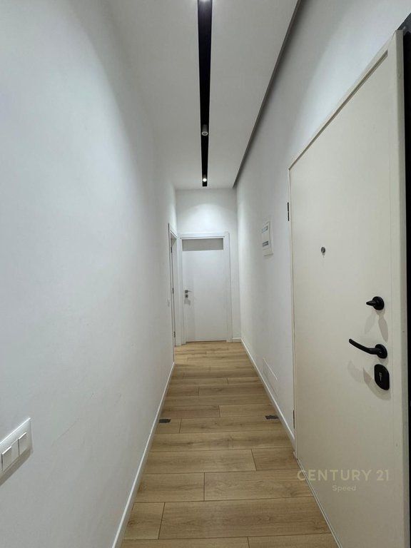 Apartament 2+1+2 me qira tek Square 21!!