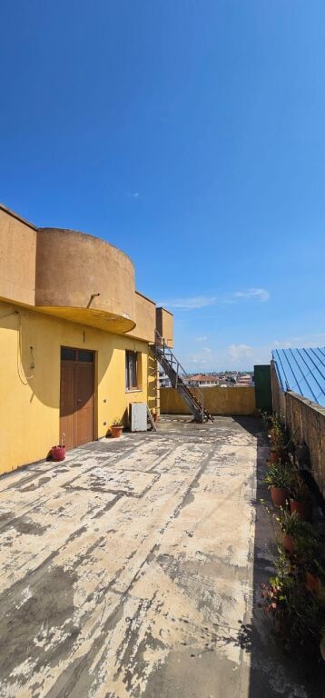 SHITET GODINE 3 KATESHE +BODRRUM SHKOZET RRUGE KRYESORE