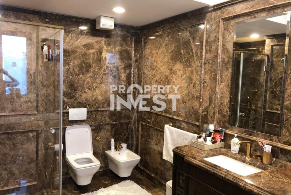 Shitet Penthouse 4+1 Vila Gold, prane Kompleksi Halili rruga e Dibres