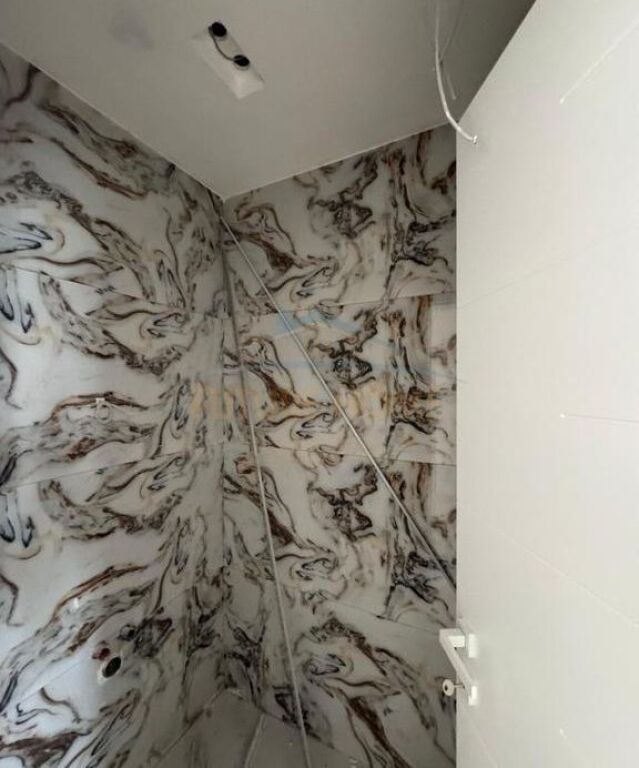 Shitet, Duplex , Fresk , Tiranë