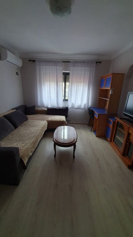 APARTAMENT ME QERA 1+1 MYSLYM SHYRI 60.000 LEKE FH-69666