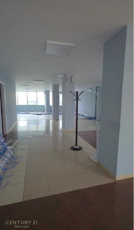 AMBIENT PER ZYRA, ISH STACIONI TRENIT!