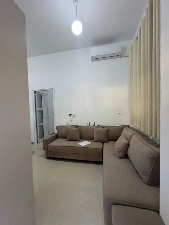 Jepet me qira apartament 1+1