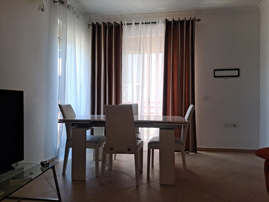 Affittasi appartamento 2+1 in Via Peti, Lago Secco
