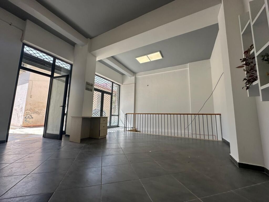 OKAZION - TIRANE PRANE SHKOLLES SE KUQE, SHITET DYQNE+ MAGAZINE + PARKIME Per Tipologji Te Ndryshme Biznesi!!! Prona ndodhet ne katin 0 dhe -1