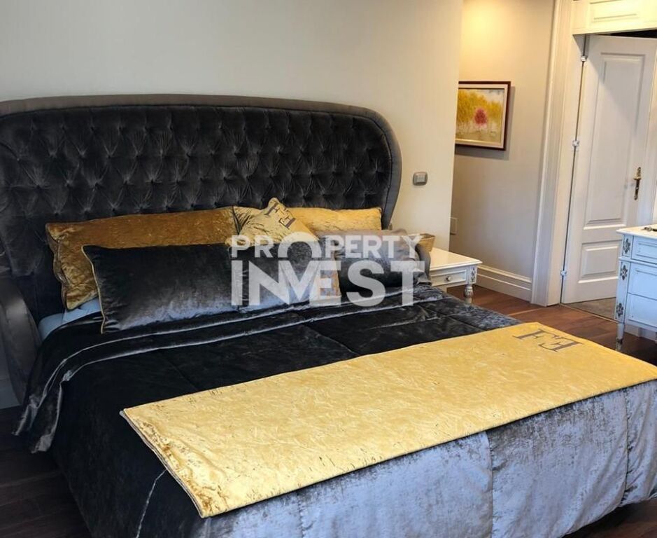 Shitet Penthouse 4+1 Vila Gold, prane Kompleksi Halili rruga e Dibres