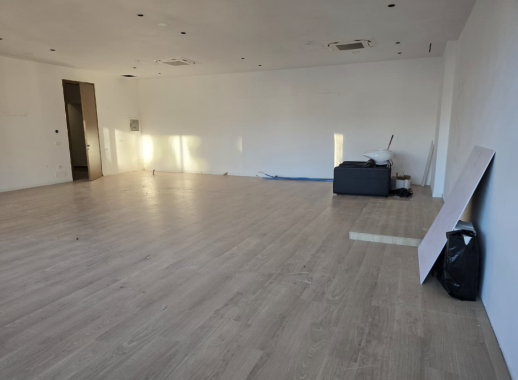 🏢 ZYRË ME QIRA – KOMPLEKSI DELIJORGJI