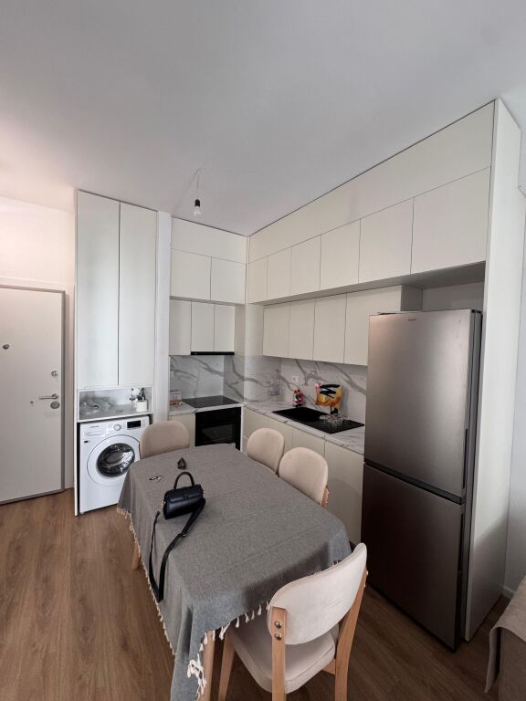 Jepet Me Qera Apartament 1+1+1 Ballkon