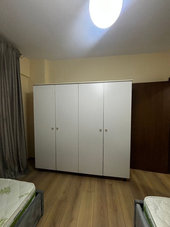 SHTËPI ME QERA – RRUGA E KAVAJËS (PËRBALLË DELIJORGJIT)