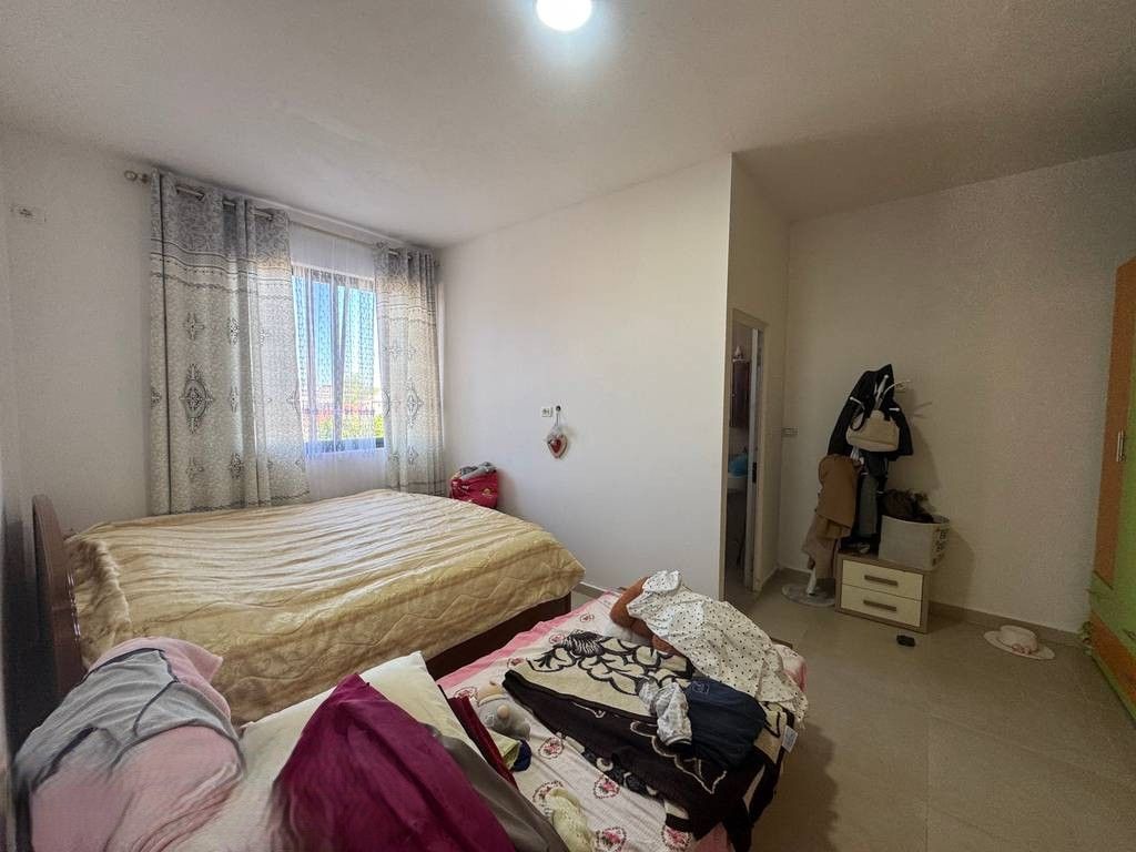 JAPIM ME QIRA APARTAMENT 1+1 NE KATIN 1 TE NJE VILE 3 KATESHE PRANE VILAVE GJERMANE! 400 € /Muaj