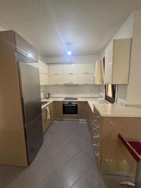 Super ap 1+1 tek kopshti botanik pran xhamise