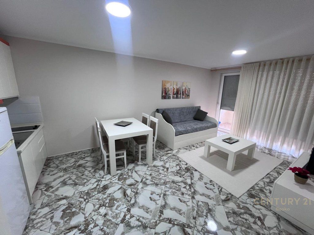 Shitet apartament 1+1 në Shëngjin – shumë pranë detit
