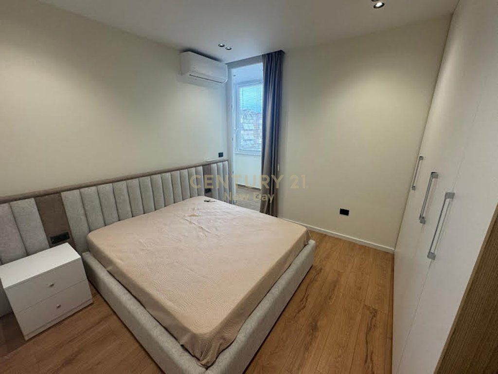 1+1 ME QIRA PRANE BLUE STAR