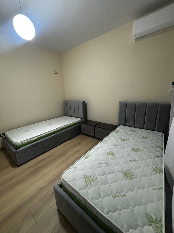 SHTËPI ME QERA – RRUGA E KAVAJËS (PËRBALLË DELIJORGJIT)