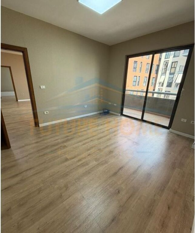 Shitet, Apartament 2+1+2, Rruga e Kosovarëve, Tiranë