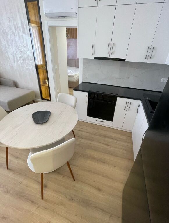 1+1 per qera , Bulevardi I Ri